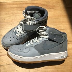 Gray Nike Air Force 1’s